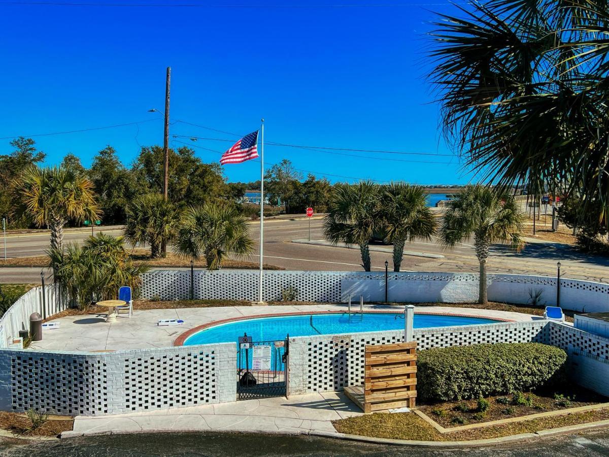 Waterway View Studio 2 W/ Pool, 1 Mile To Wrightsville Beach Município de Município de Wilmington Exterior foto